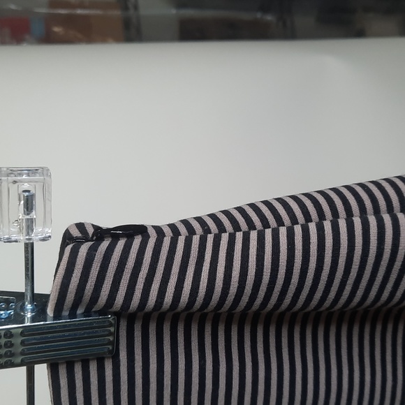 Ann Taylor Tan & Black Striped Pencil Skirt, Size 4P - Picture 3 of 5